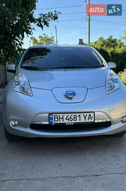 Хэтчбек Nissan Leaf 2013 в Николаеве