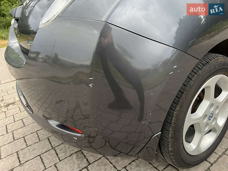 Хэтчбек Nissan Leaf 2013 в Винниках