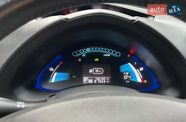 Хэтчбек Nissan Leaf 2013 в 