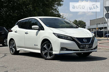 Хэтчбек Nissan Leaf 2019 в Киеве