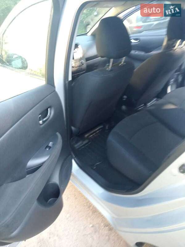 Хетчбек Nissan Leaf 2015 в Тернополі фото 8 Хетчбек Nissan Leaf 2015 в Тернополі