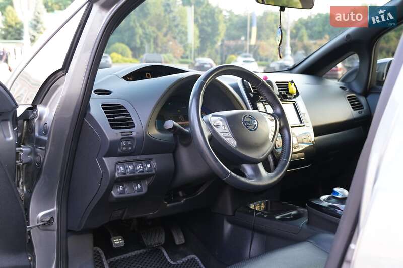 Хэтчбек Nissan Leaf 2013 в Харькове
