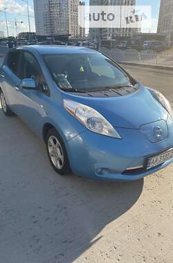 Хэтчбек Nissan Leaf 2013 в Киеве