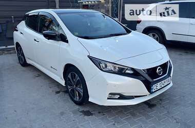 Хэтчбек Nissan Leaf 2018 в Заставной