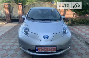 Хетчбек Nissan Leaf 2011 в Чернівцях