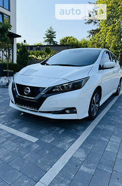 Хэтчбек Nissan Leaf 2018 в Ужгороде