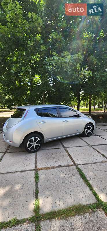 Хэтчбек Nissan Leaf 2014 в Харькове