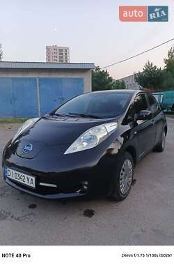 Хетчбек Nissan Leaf 2013 в 