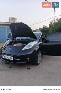 Хетчбек Nissan Leaf 2013 в 