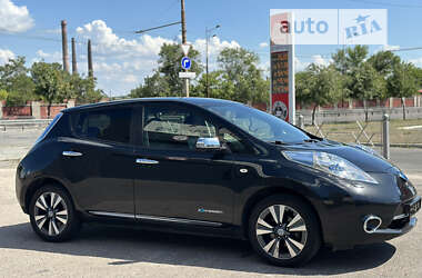 Хетчбек Nissan Leaf 2014 в Дніпрі