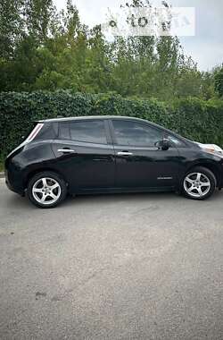 Хэтчбек Nissan Leaf 2014 в 
