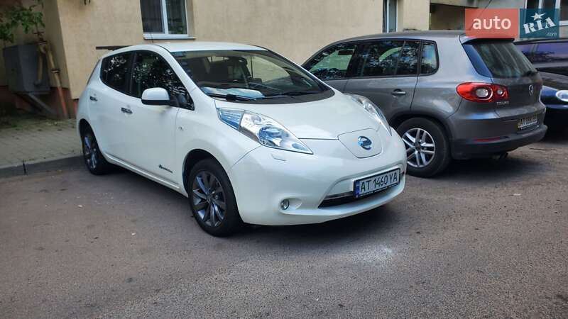Хетчбек Nissan Leaf 2016 в Івано-Франківську