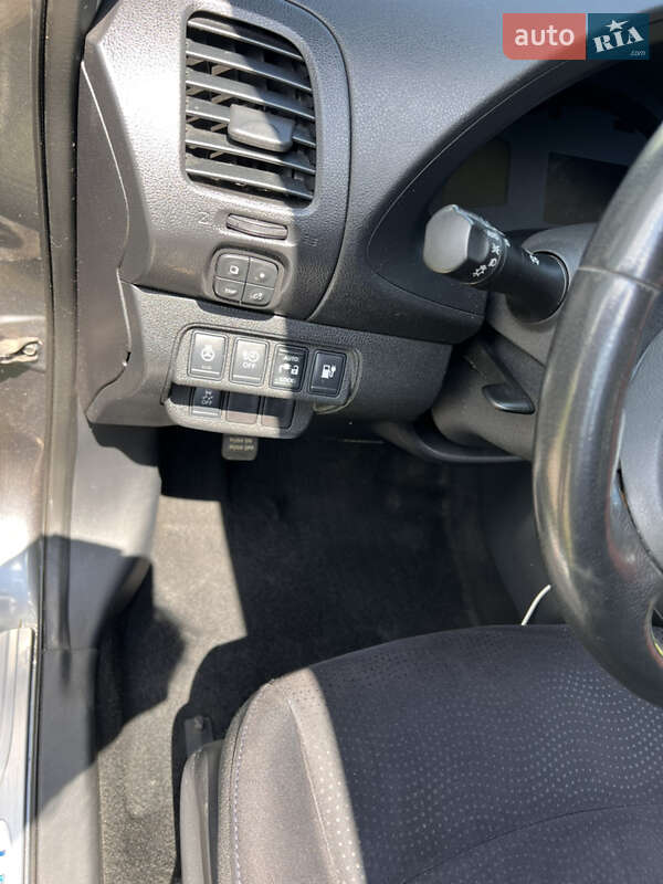 Хэтчбек Nissan Leaf 2014 в Львове