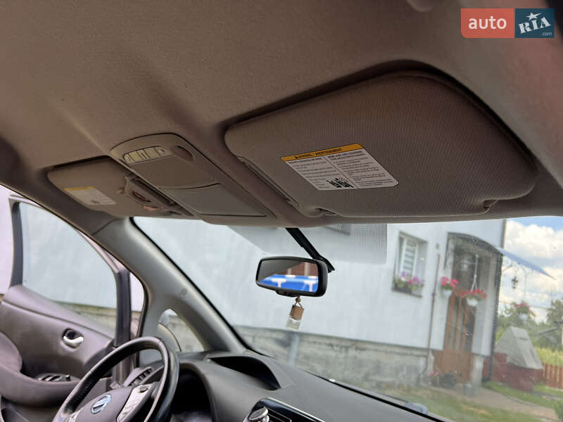 Хэтчбек Nissan Leaf 2014 в Львове