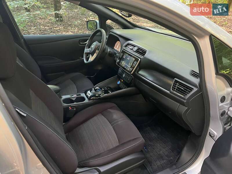 Хэтчбек Nissan Leaf 2020 в Полтаве