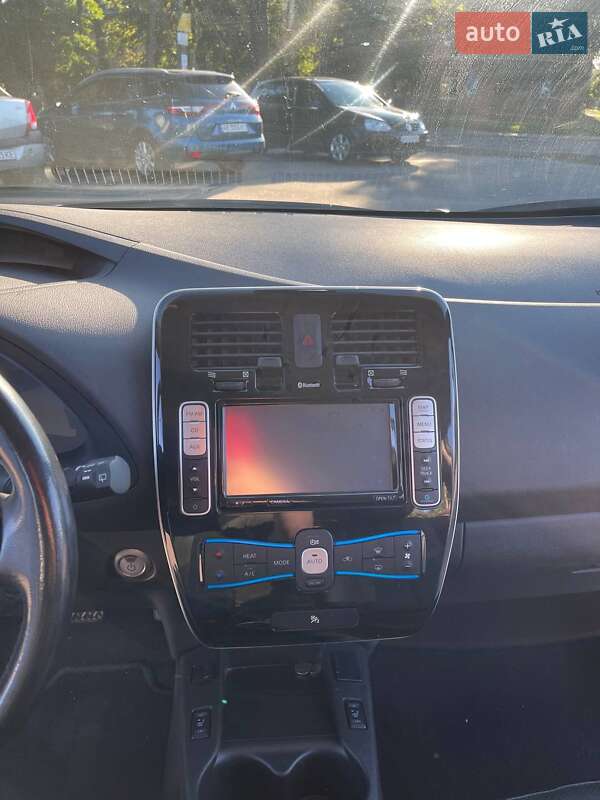 Хетчбек Nissan Leaf 2014 в Вінниці