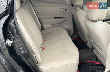 Хэтчбек Nissan Leaf 2012 в 