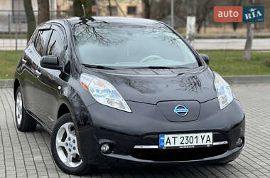 Хэтчбек Nissan Leaf 2012 в 