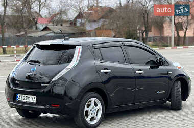 Хэтчбек Nissan Leaf 2012 в 