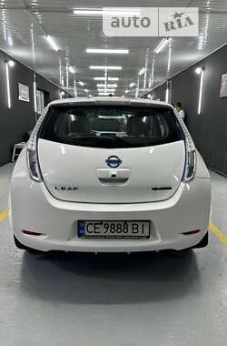 Хетчбек Nissan Leaf 2011 в Чернівцях