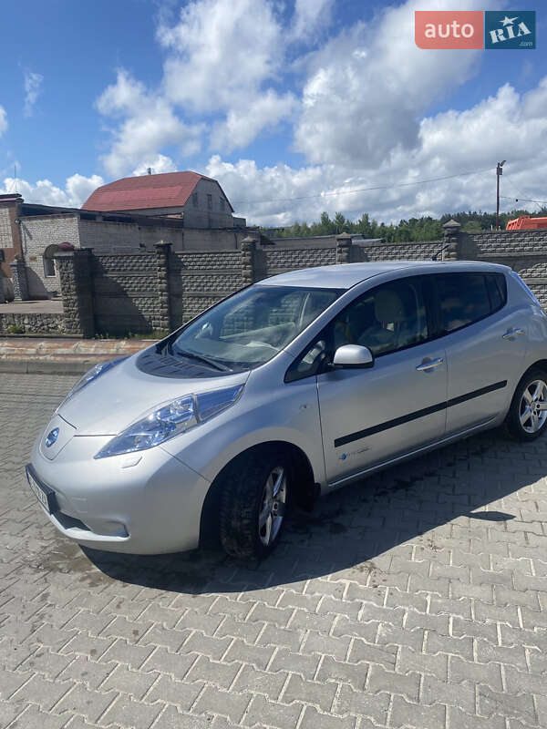 Хетчбек Nissan Leaf 2012 в Новояворівську