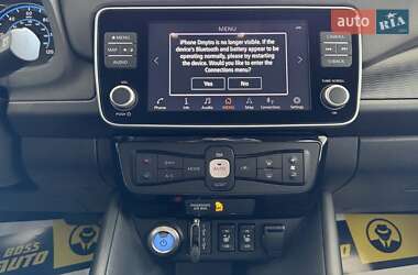 Хэтчбек Nissan Leaf 2022 в 