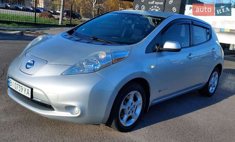 Хетчбек Nissan Leaf 2013 в Полтаві