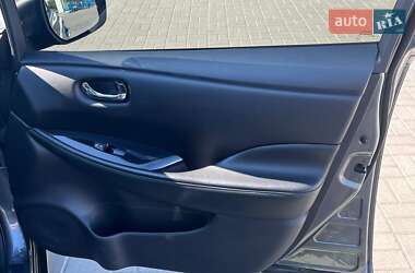 Хэтчбек Nissan Leaf 2019 в 