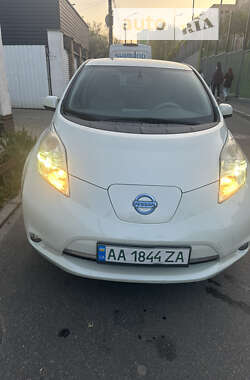 Хэтчбек Nissan Leaf 2012 в Киеве