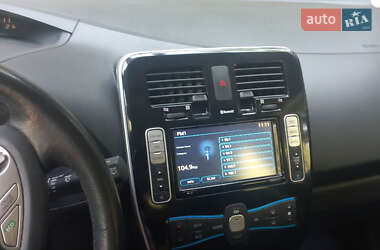 Хэтчбек Nissan Leaf 2014 в 