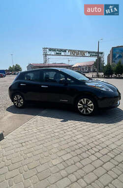 Хэтчбек Nissan Leaf 2014 в 