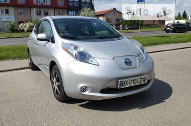 Хетчбек Nissan Leaf 2013 в Кам'янець-Подільському