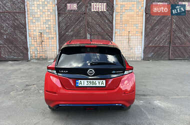 Хэтчбек Nissan Leaf 2019 в 