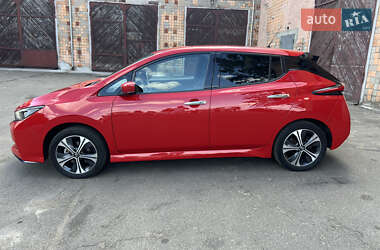 Хэтчбек Nissan Leaf 2019 в 
