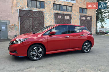 Хэтчбек Nissan Leaf 2019 в 