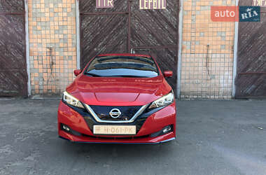 Хэтчбек Nissan Leaf 2019 в 