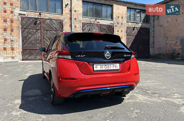 Хэтчбек Nissan Leaf 2019 в 