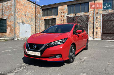 Хэтчбек Nissan Leaf 2019 в 