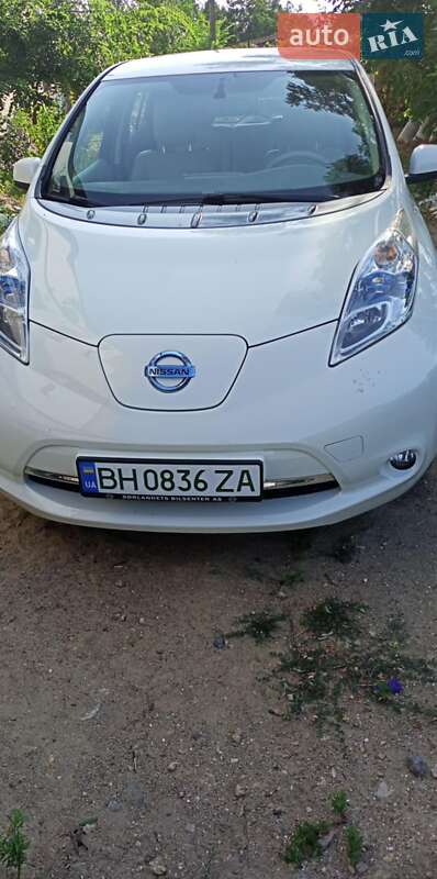 Хэтчбек Nissan Leaf 2012 в Белгороде-Днестровском