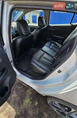 Хэтчбек Nissan Leaf 2014 в 