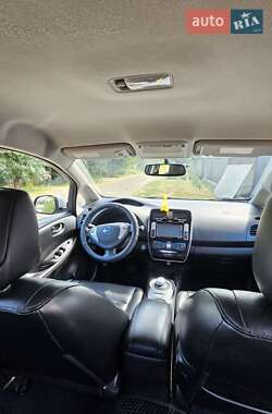 Хэтчбек Nissan Leaf 2014 в 