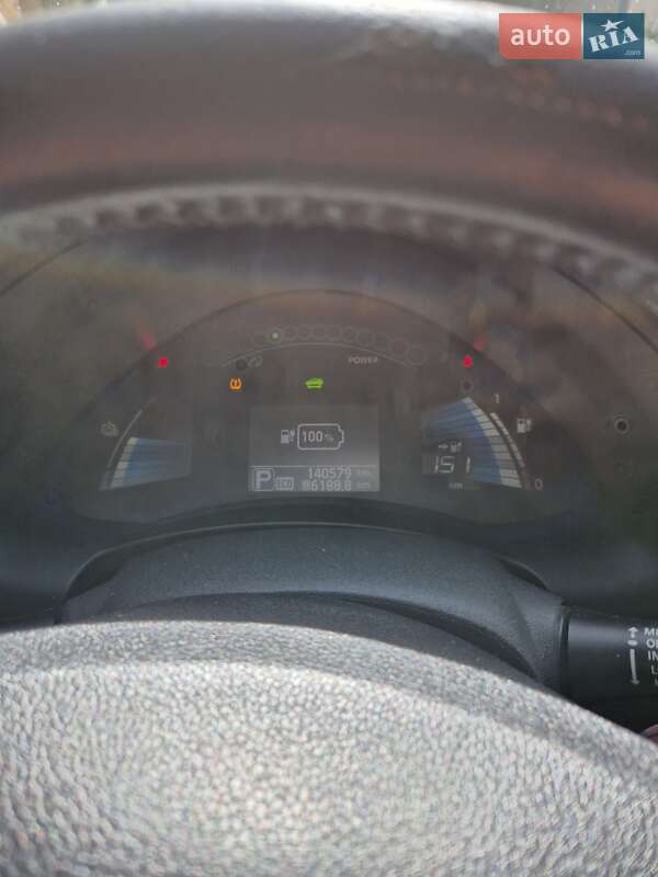 Хетчбек Nissan Leaf 2014 в Чернівцях
