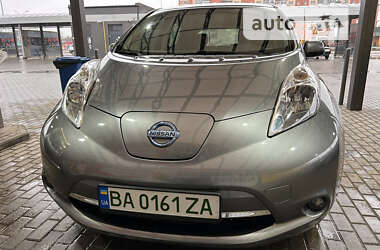 Хетчбек Nissan Leaf 2014 в 