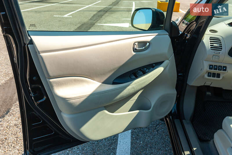 Хэтчбек Nissan Leaf 2015 в Черновцах