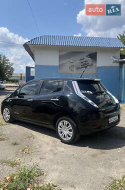 Хэтчбек Nissan Leaf 2013 в Запорожье