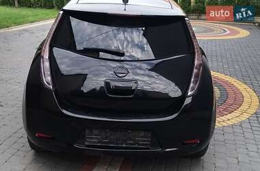 Хэтчбек Nissan Leaf 2012 в 