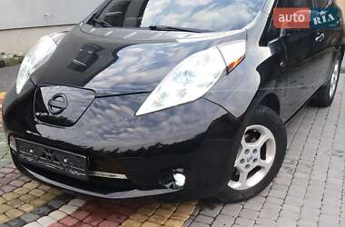 Хэтчбек Nissan Leaf 2012 в 