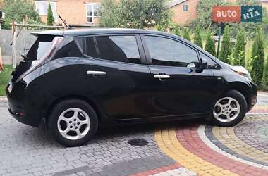 Хэтчбек Nissan Leaf 2012 в 
