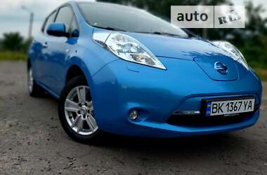 Хетчбек Nissan Leaf 2012 в Дубні