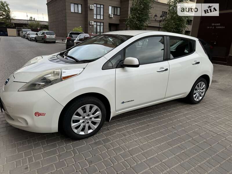 Хэтчбек Nissan Leaf 2016 в Одессе